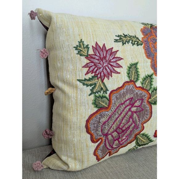 Pier 1 Decorative Pillow Embroidered Red Floral Flowers Gold Glitter Crochet - Picture 3 of 6